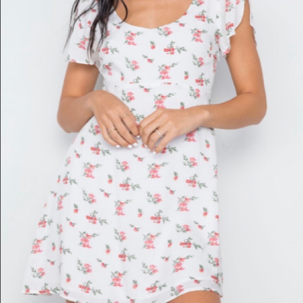 🌻 Juniors white floral lined dress